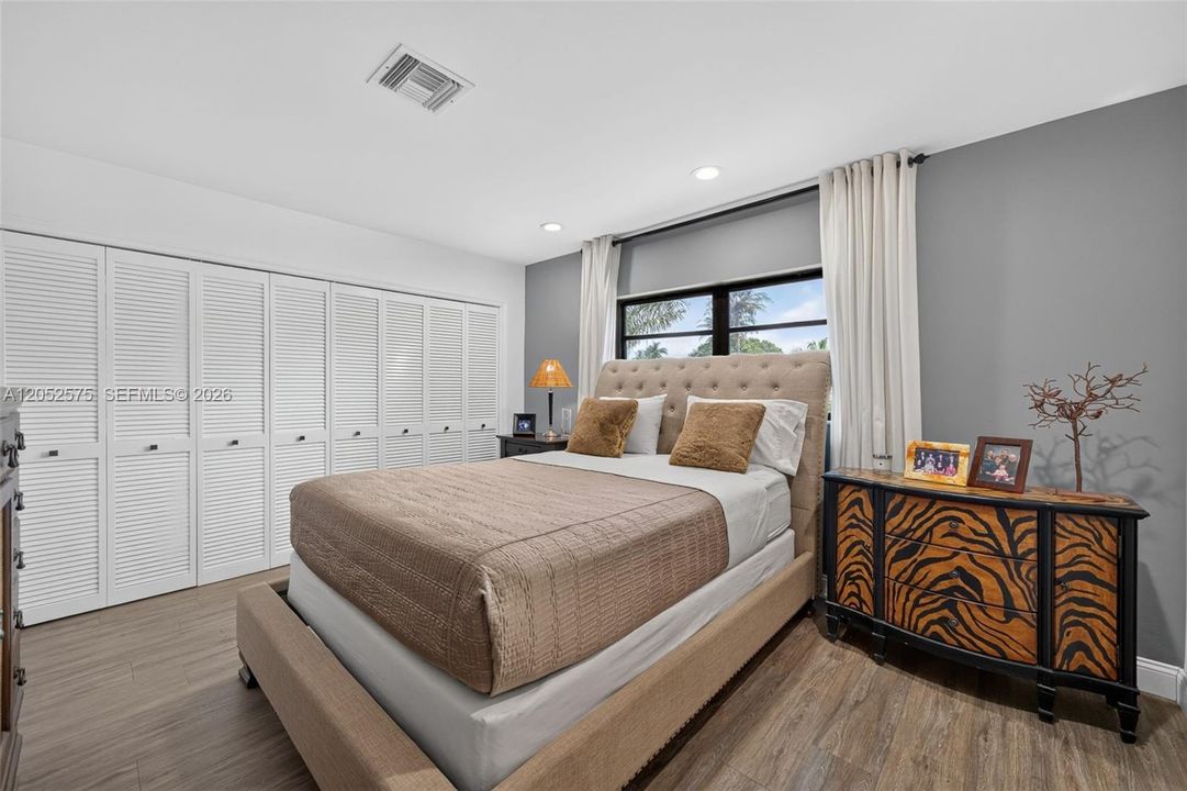 En Venta: $1,475,000 (5 camas, 3 baños, 4303 Pies cuadrados)