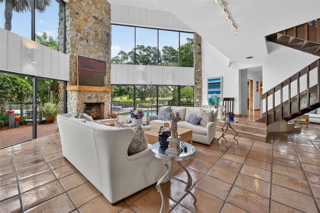 En Venta: $1,475,000 (5 camas, 3 baños, 4303 Pies cuadrados)