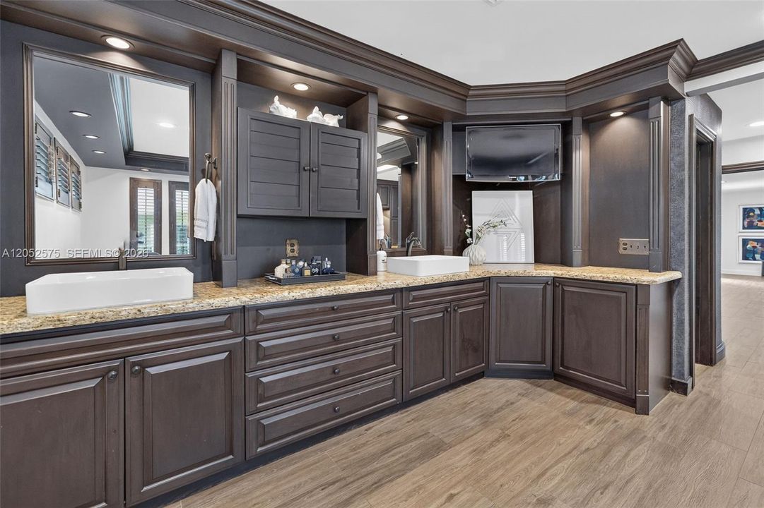 En Venta: $1,475,000 (5 camas, 3 baños, 4303 Pies cuadrados)