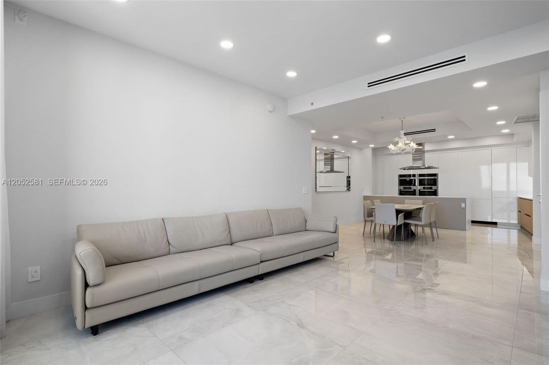 For Rent: $9,500 (2 beds, 2 baths, 1614 Square Feet)