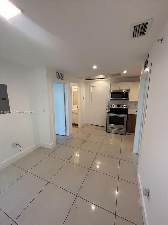 For Rent: $1,995 (2 beds, 1 baths, 550 Square Feet)