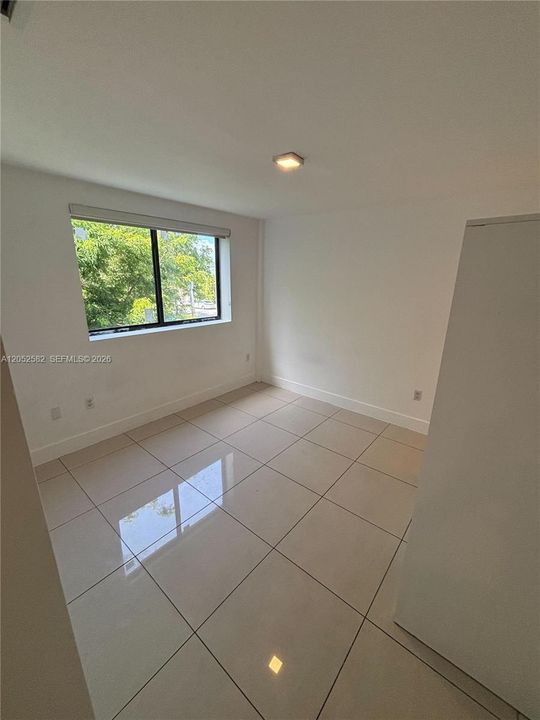 For Rent: $1,995 (2 beds, 1 baths, 550 Square Feet)