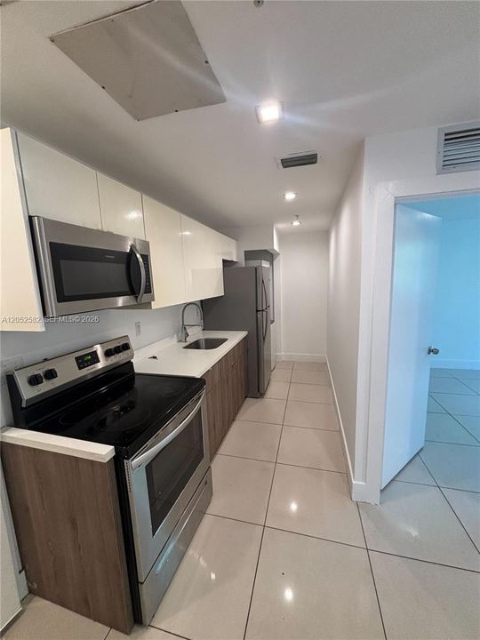 For Rent: $1,995 (2 beds, 1 baths, 550 Square Feet)
