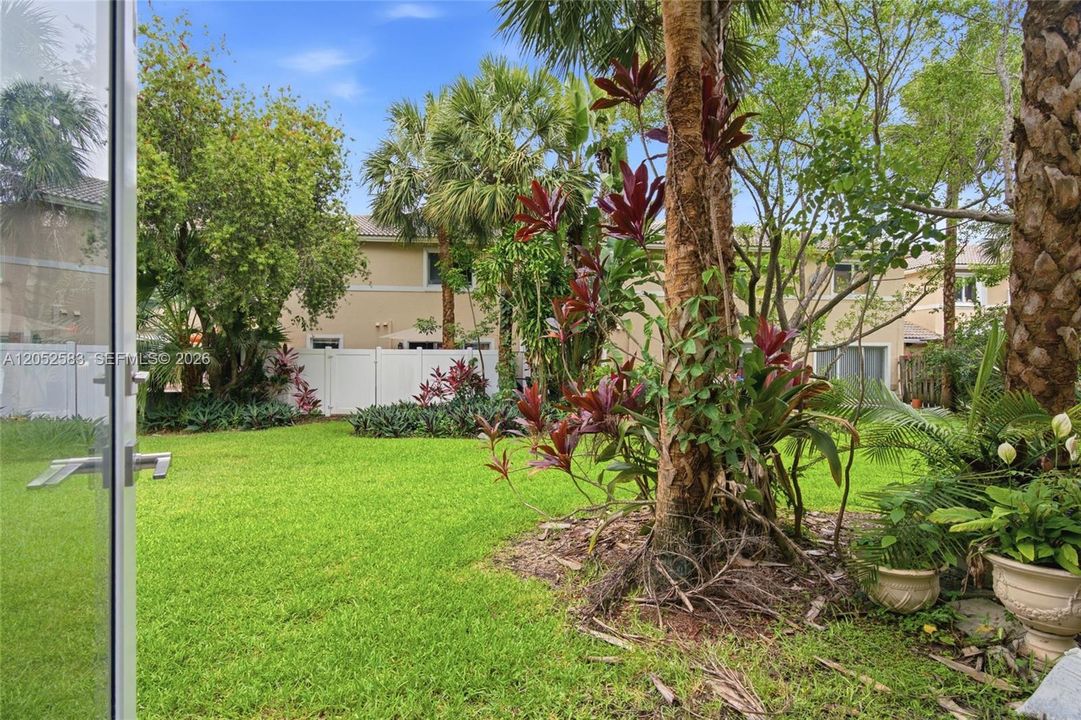 For Rent: $2,800 (2 beds, 2 baths, 1123 Square Feet)
