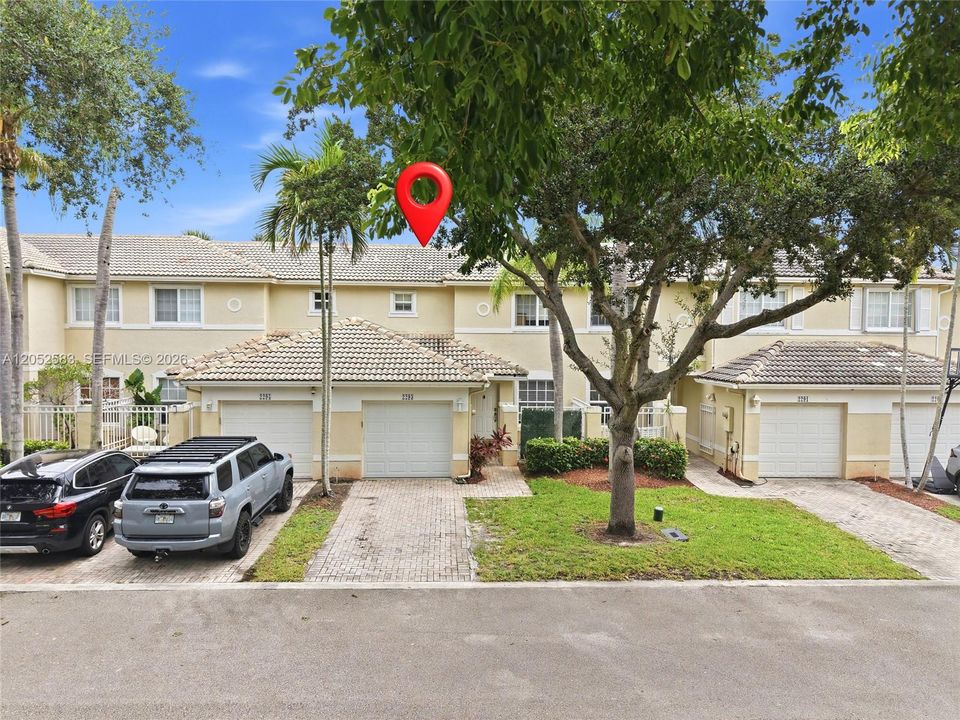 For Rent: $2,800 (2 beds, 2 baths, 1123 Square Feet)