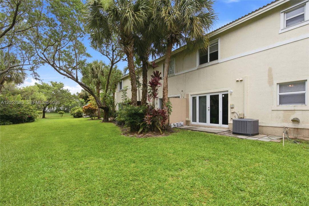 For Rent: $2,800 (2 beds, 2 baths, 1123 Square Feet)