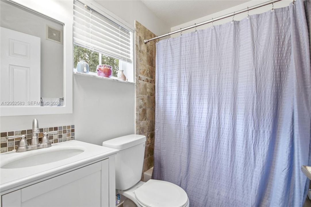 For Rent: $2,800 (2 beds, 2 baths, 1123 Square Feet)
