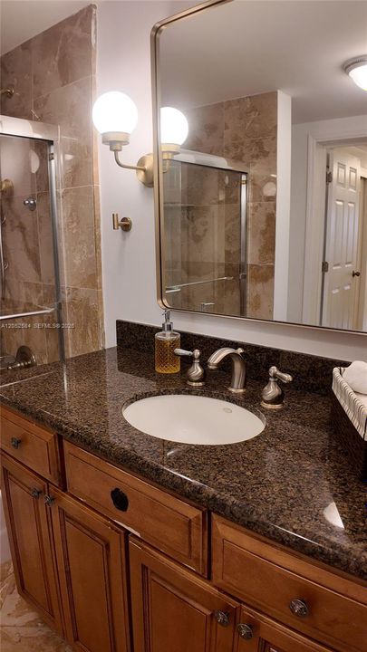 For Rent: $2,750 (1 beds, 1 baths, 1177 Square Feet)