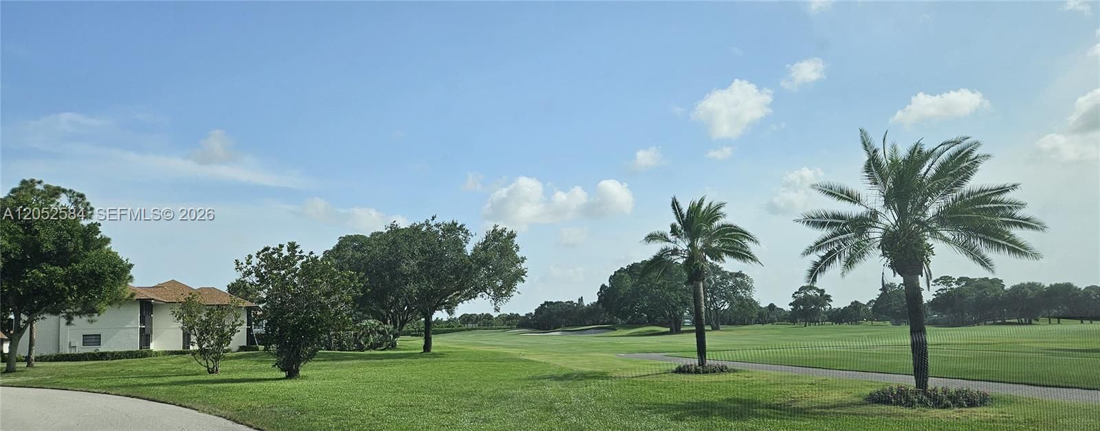 For Rent: $2,750 (1 beds, 1 baths, 1177 Square Feet)