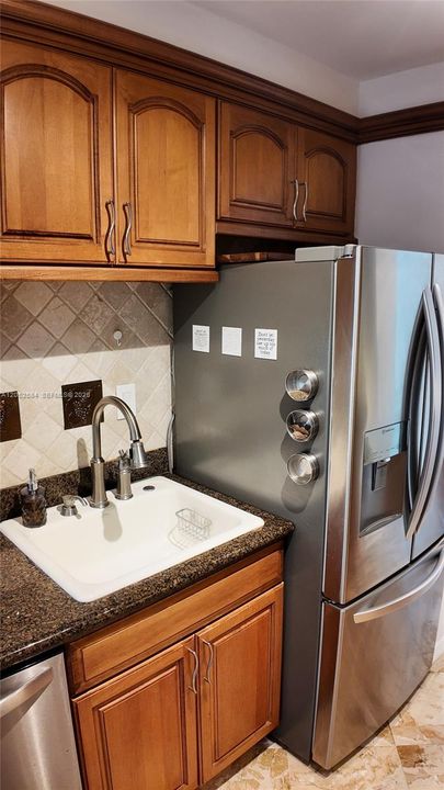 For Rent: $2,750 (1 beds, 1 baths, 1177 Square Feet)