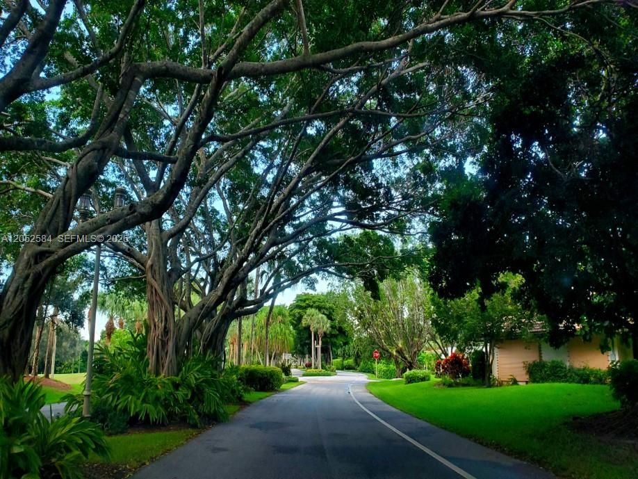 For Rent: $2,750 (1 beds, 1 baths, 1177 Square Feet)