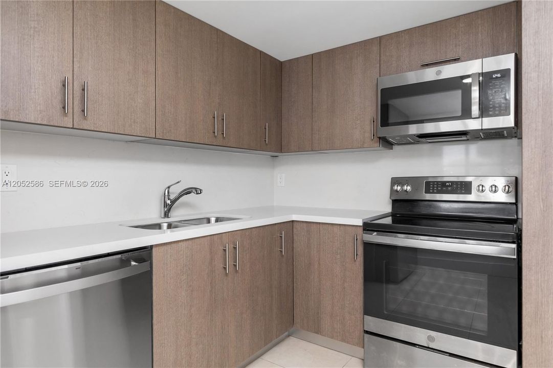 For Rent: $2,900 (1 beds, 1 baths, 1064 Square Feet)