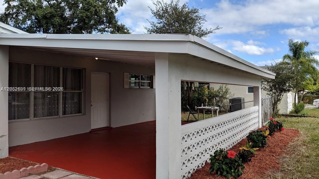 For Sale: $545,000 (3 beds, 2 baths, 1410 Square Feet)