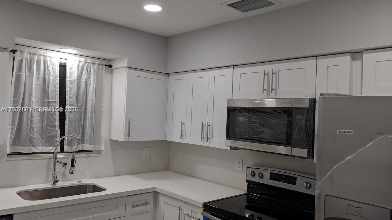 For Sale: $545,000 (3 beds, 2 baths, 1410 Square Feet)