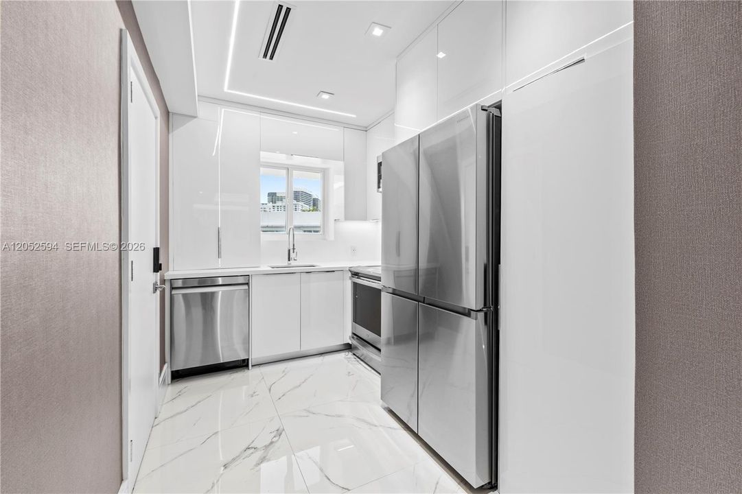For Rent: $3,750 (2 beds, 2 baths, 760 Square Feet)