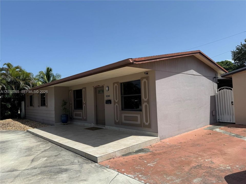 For Rent: $4,500 (4 beds, 2 baths, 1094 Square Feet)