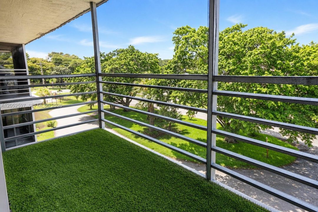 For Rent: $1,850 (2 beds, 2 baths, 1220 Square Feet)
