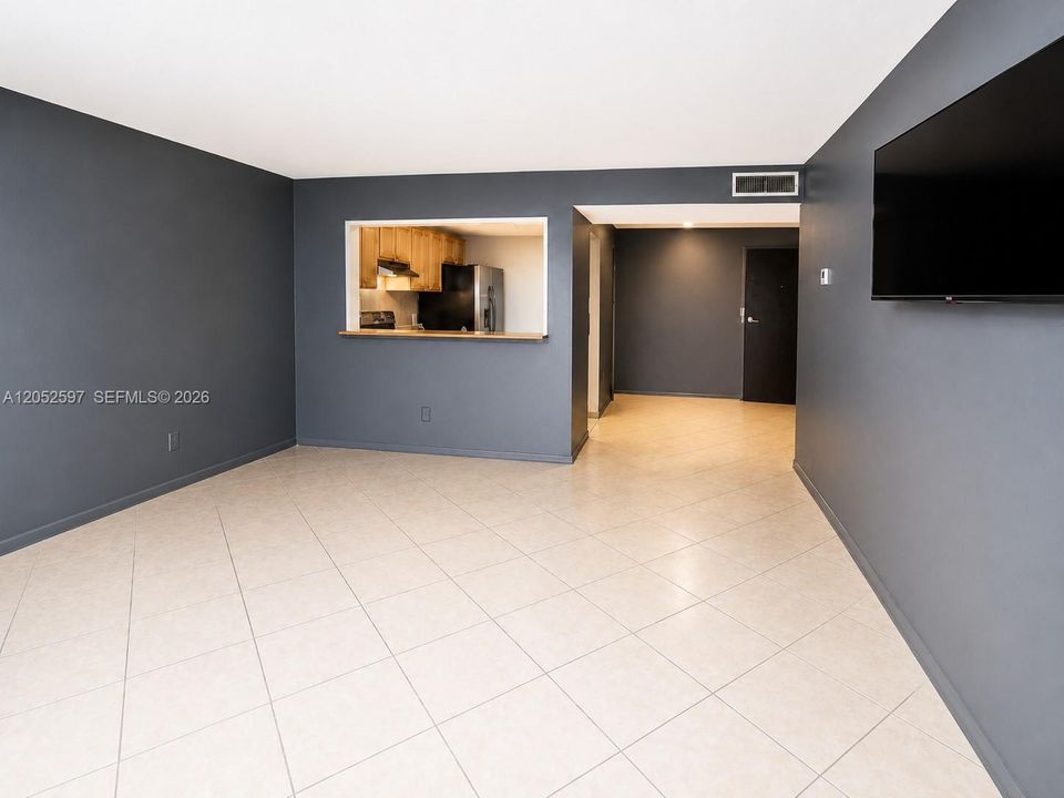 For Rent: $1,850 (2 beds, 2 baths, 1220 Square Feet)