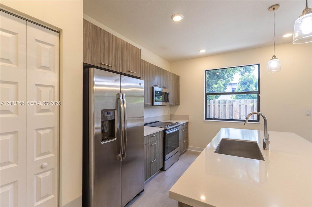 For Sale: $548,000 (3 beds, 2 baths, 1429 Square Feet)