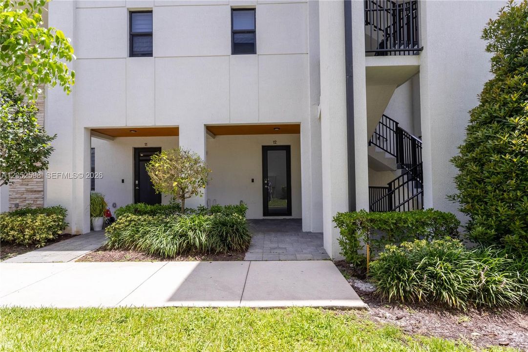 For Sale: $548,000 (3 beds, 2 baths, 1429 Square Feet)