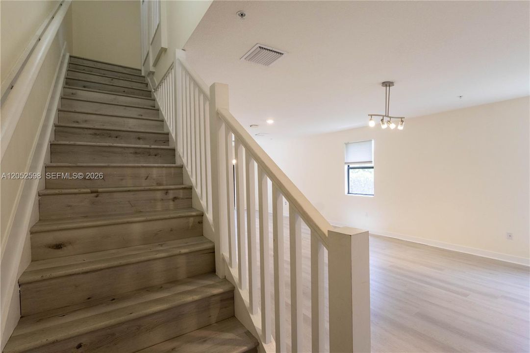 For Sale: $548,000 (3 beds, 2 baths, 1429 Square Feet)