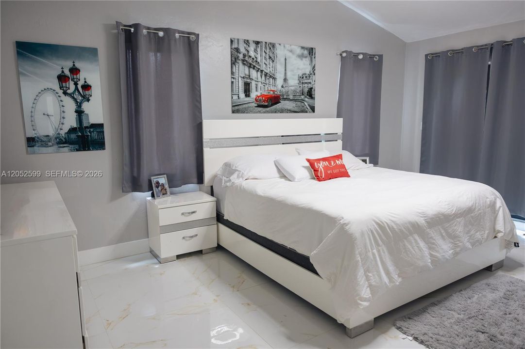 En Venta: $1,340,000 (4 camas, 2 baños, 2576 Pies cuadrados)