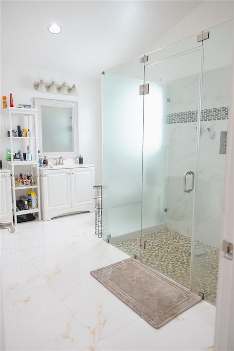 En Venta: $1,340,000 (4 camas, 2 baños, 2576 Pies cuadrados)