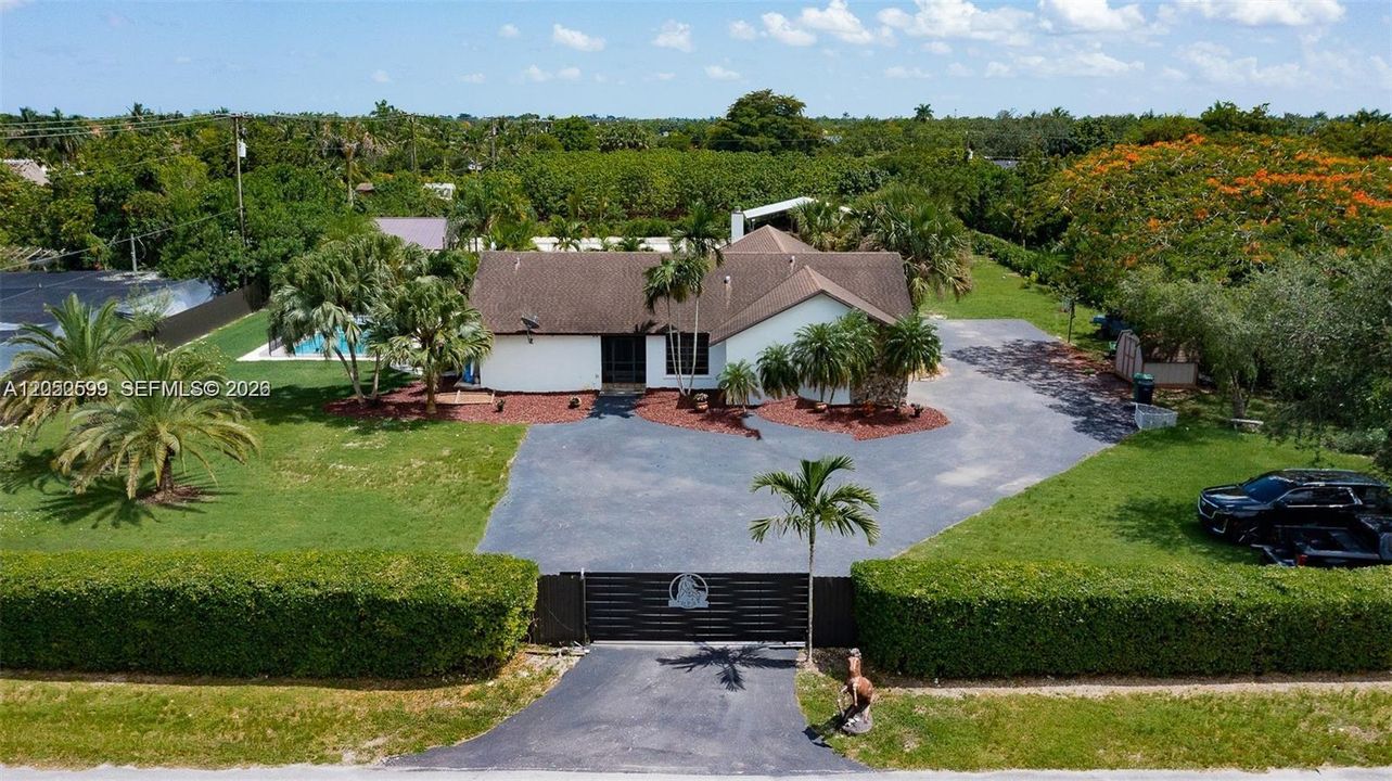 En Venta: $1,340,000 (4 camas, 2 baños, 2576 Pies cuadrados)