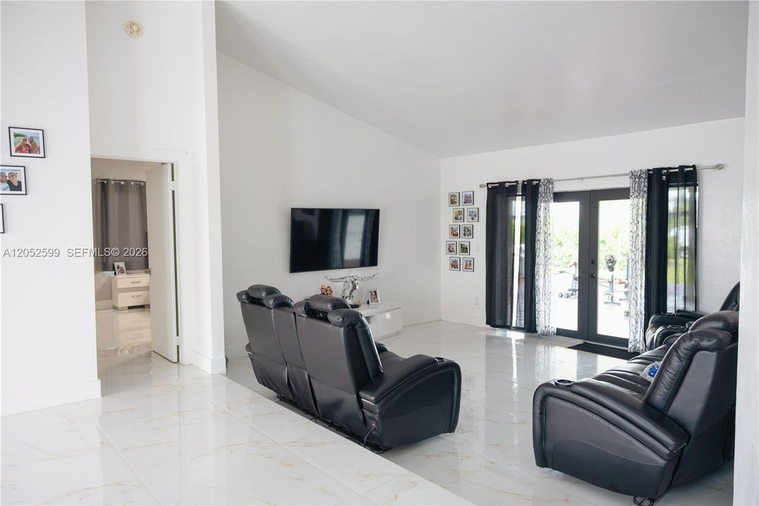 En Venta: $1,340,000 (4 camas, 2 baños, 2576 Pies cuadrados)