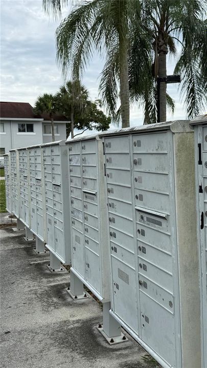 В аренду: $1,675 (2 спален, 1 ванн, 708 Квадратных фут)