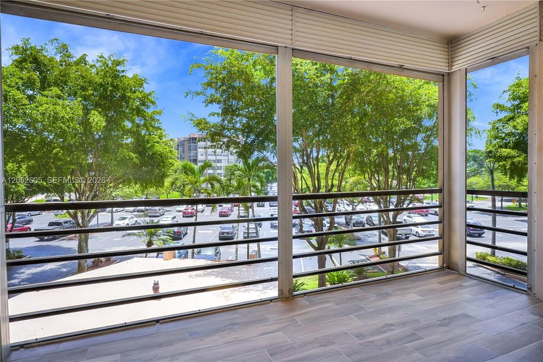 En Venta: $239,000 (2 camas, 2 baños, 1100 Pies cuadrados)