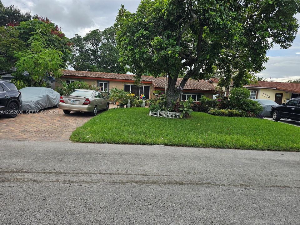 For Rent: $1,250 (1 beds, 1 baths, 1532 Square Feet)