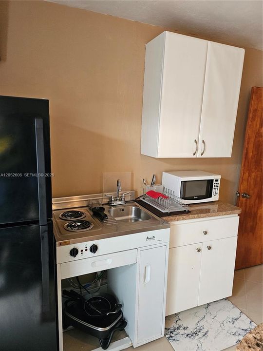 For Rent: $1,250 (1 beds, 1 baths, 1532 Square Feet)