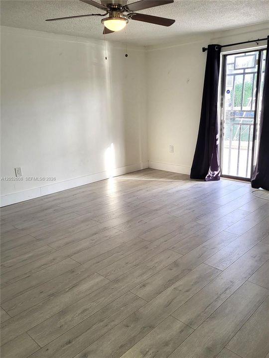 For Rent: $2,000 (2 beds, 1 baths, 841 Square Feet)