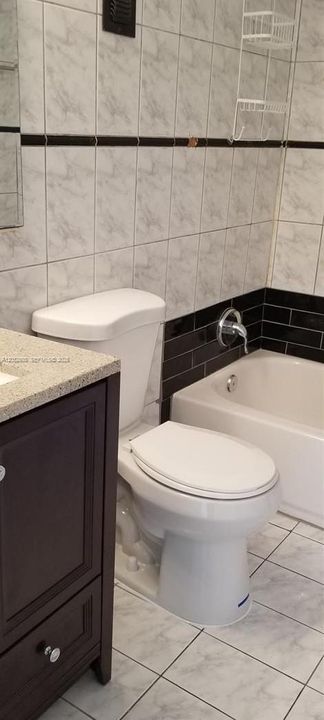 For Rent: $2,000 (2 beds, 1 baths, 841 Square Feet)