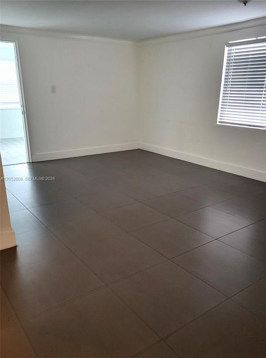 For Rent: $2,000 (2 beds, 1 baths, 841 Square Feet)