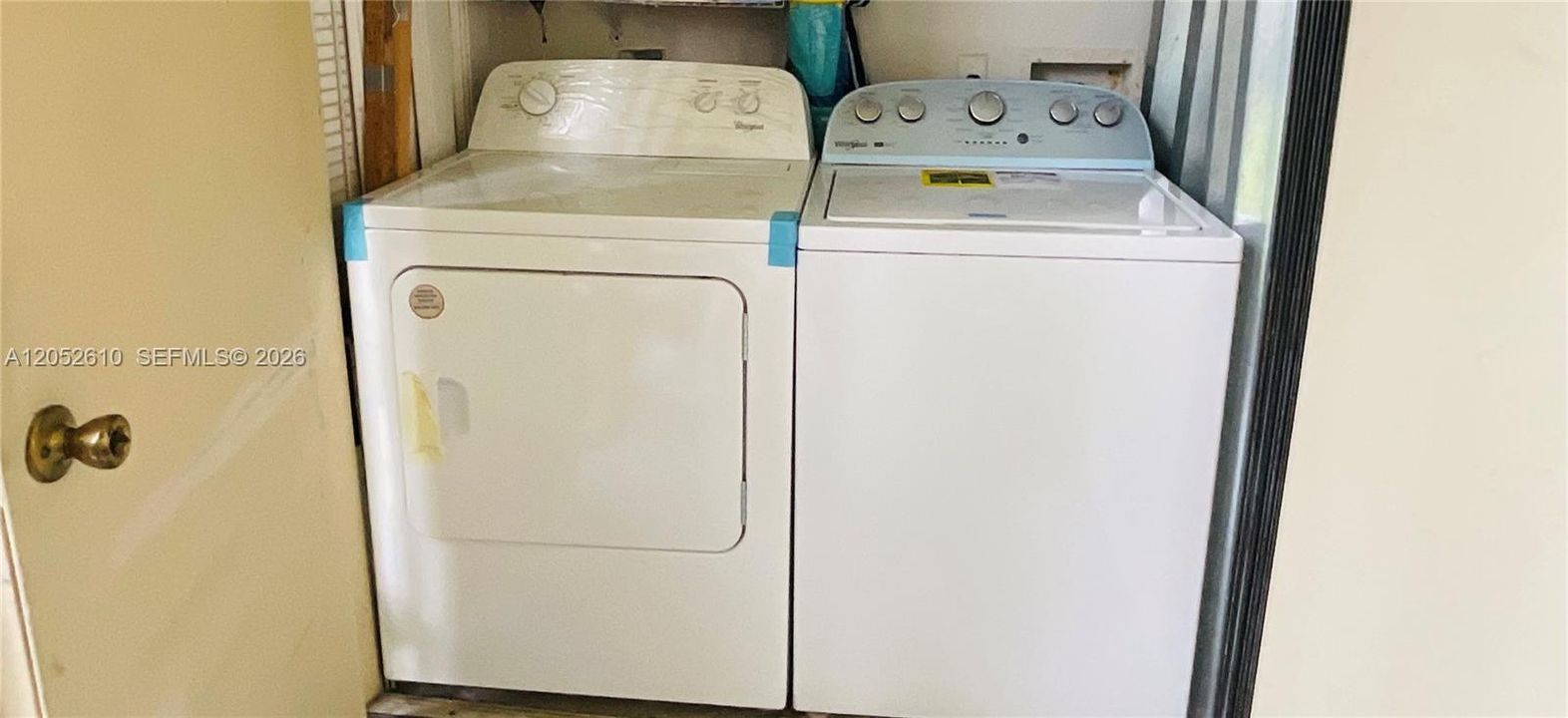 На продажу: $235,000 (2 спален, 2 ванн, 820 Квадратных фут)