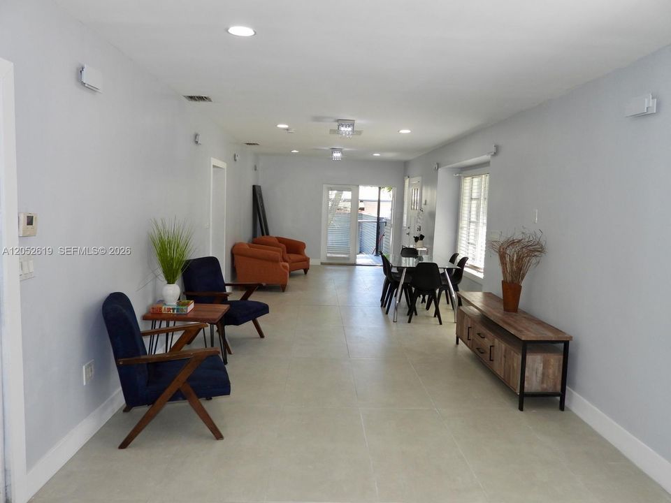 В аренду: $3,950 (3 спален, 2 ванн, 1402 Квадратных фут)