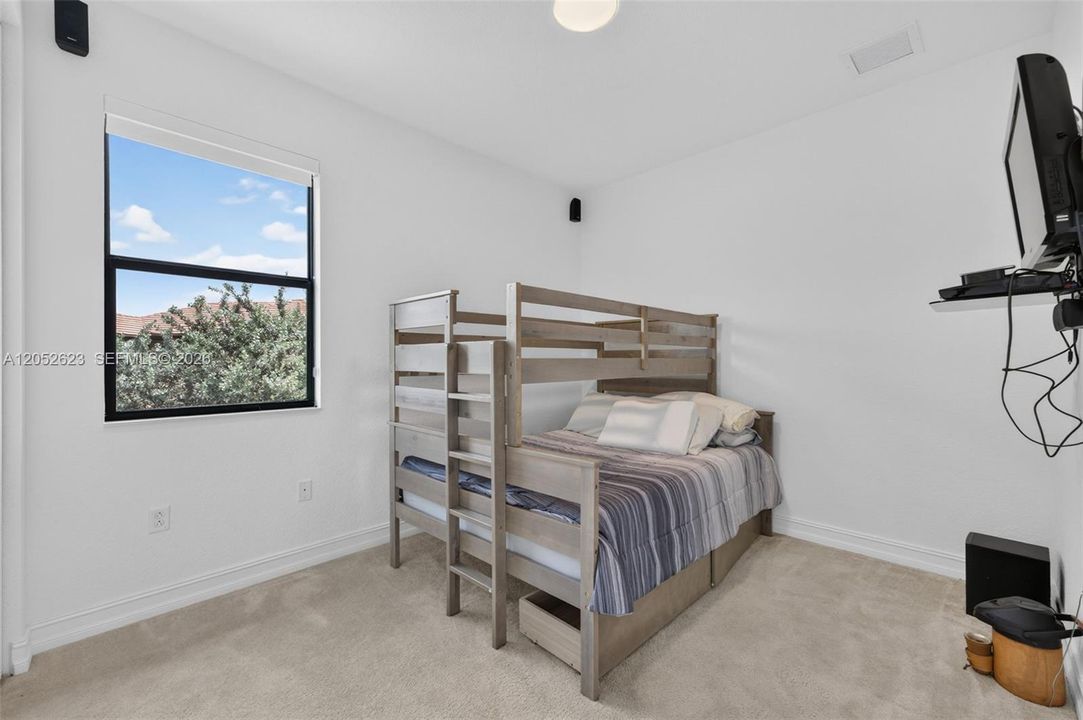 For Sale: $1,100,000 (4 beds, 3 baths, 2822 Square Feet)