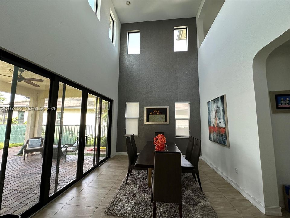 For Sale: $1,100,000 (4 beds, 3 baths, 2822 Square Feet)
