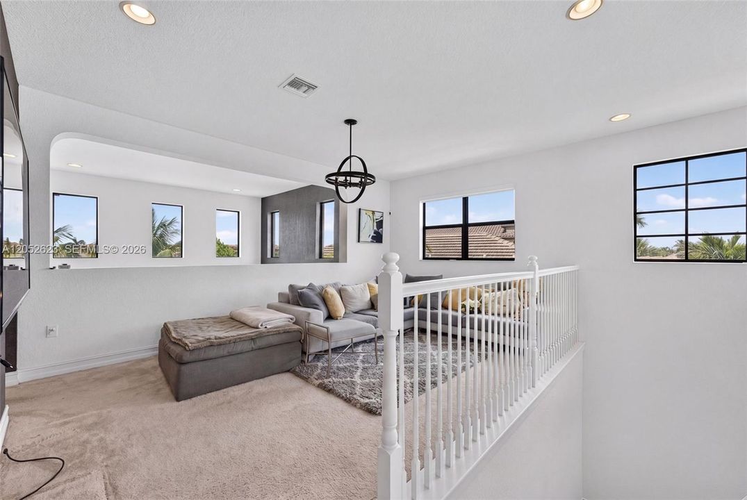 For Sale: $1,100,000 (4 beds, 3 baths, 2822 Square Feet)