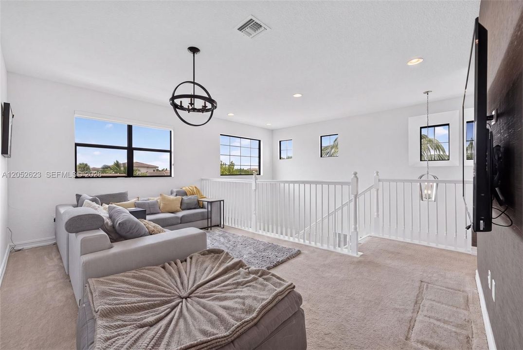 For Sale: $1,100,000 (4 beds, 3 baths, 2822 Square Feet)