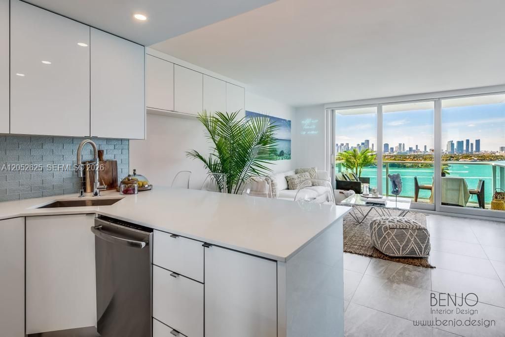For Rent: $3,395 (0 beds, 1 baths, 543 Square Feet)