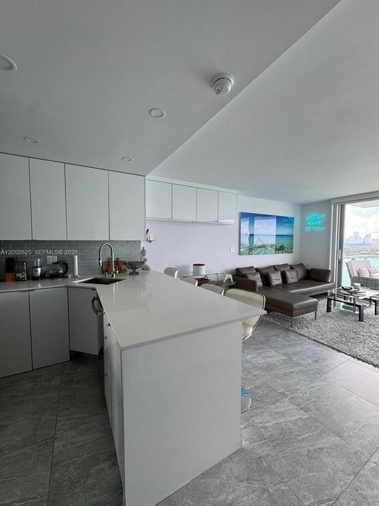 For Rent: $3,395 (0 beds, 1 baths, 543 Square Feet)