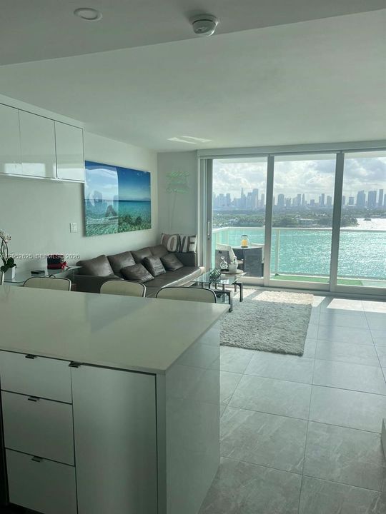 For Rent: $3,395 (0 beds, 1 baths, 543 Square Feet)