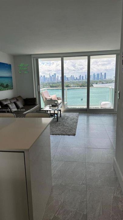 For Rent: $3,395 (0 beds, 1 baths, 543 Square Feet)