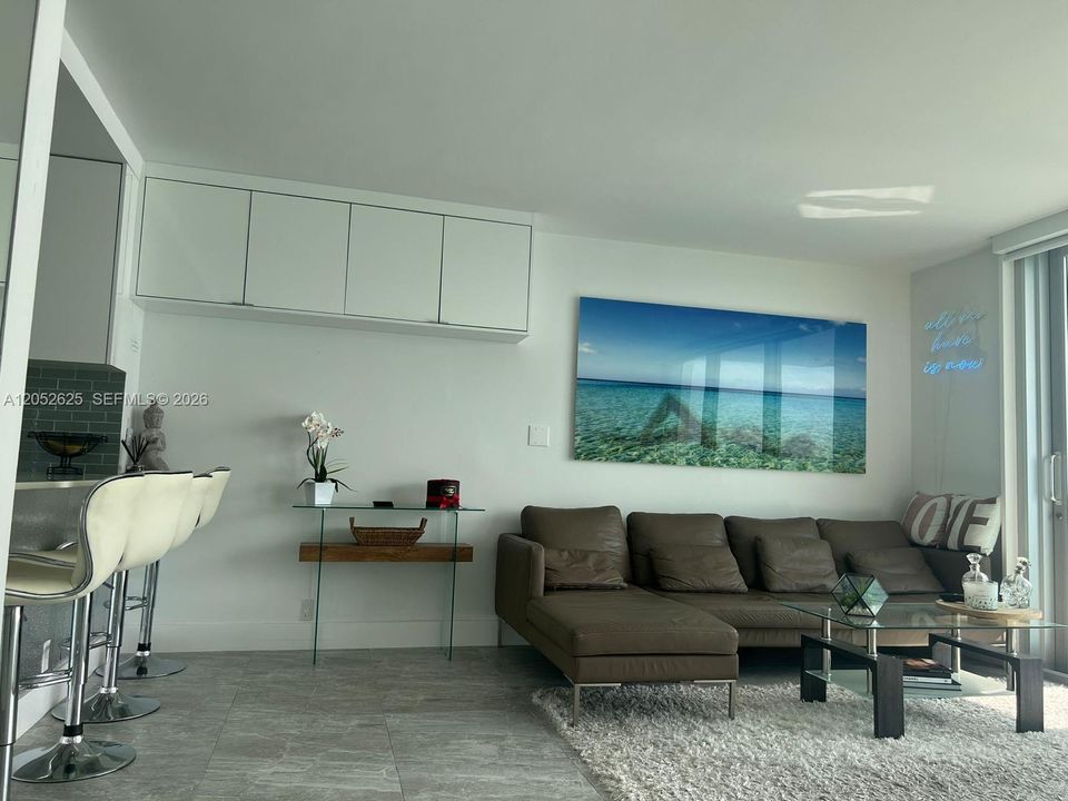 For Rent: $3,395 (0 beds, 1 baths, 543 Square Feet)