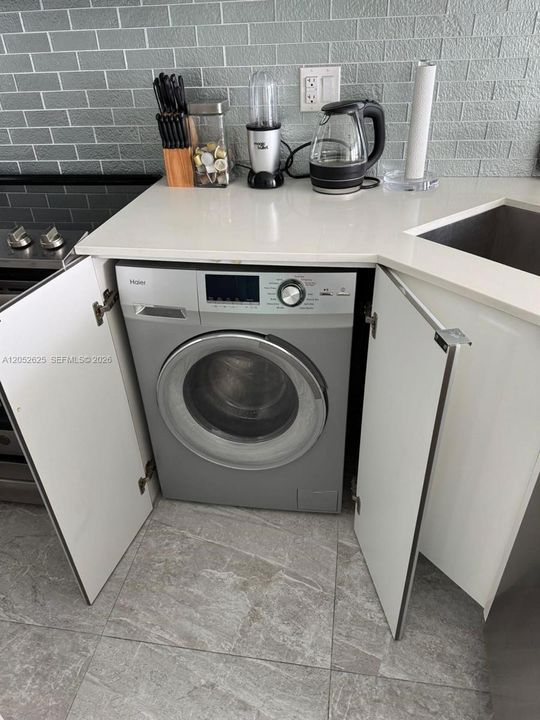 For Rent: $3,395 (0 beds, 1 baths, 543 Square Feet)