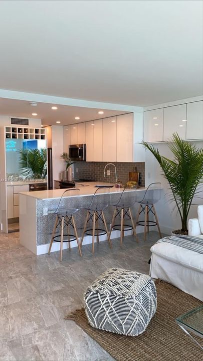 For Rent: $3,395 (0 beds, 1 baths, 543 Square Feet)