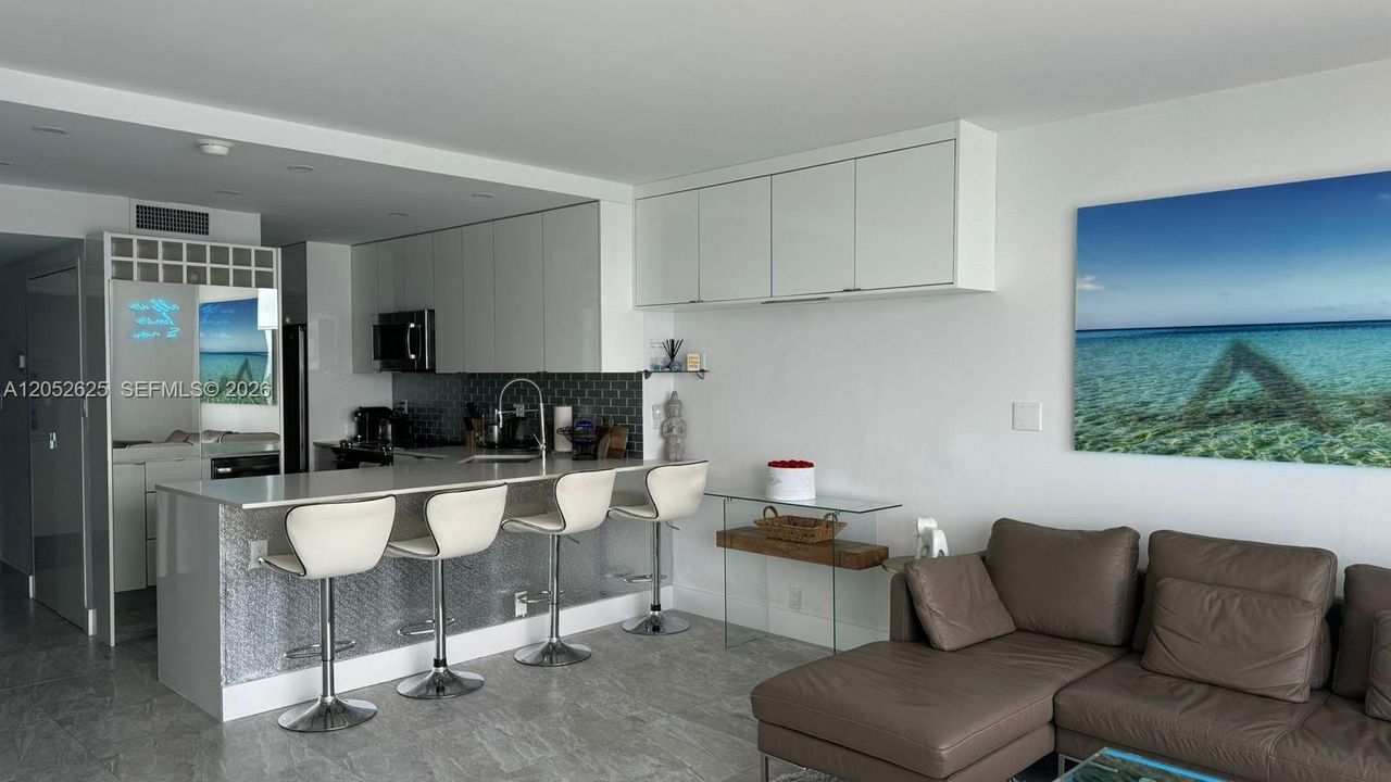 For Rent: $3,395 (0 beds, 1 baths, 543 Square Feet)